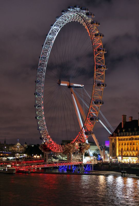 London Eye ved aftentide
