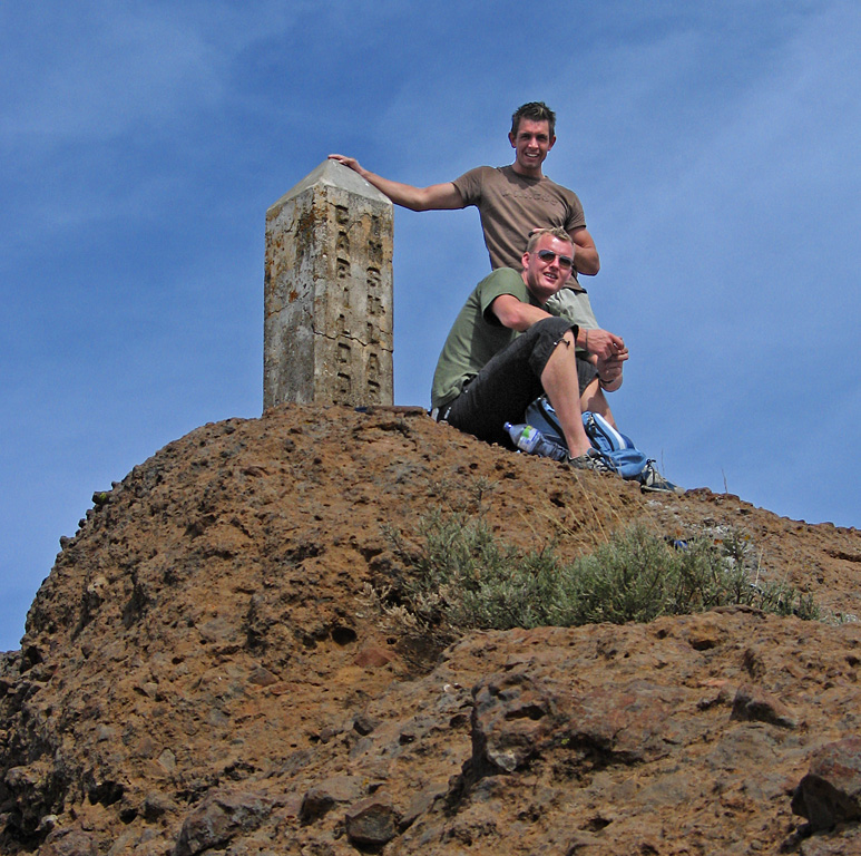 To gutter på toppen af Pico de las Nieves
